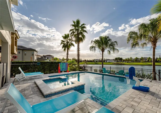 Photo 3 of Sale Pending at 884 Golden Bear Dr, Reunion, FL 34747 | MLS# O6316561 | Listing updated on 2026-09-02