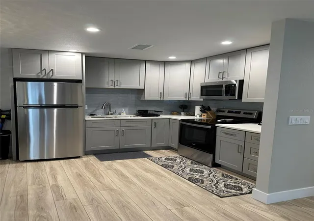 Photo 3 of House for sale at 1840 3Rd Ave E, Bradenton, FL 34208 | MLS# A4655336 | Listing updated on 2026-10-05