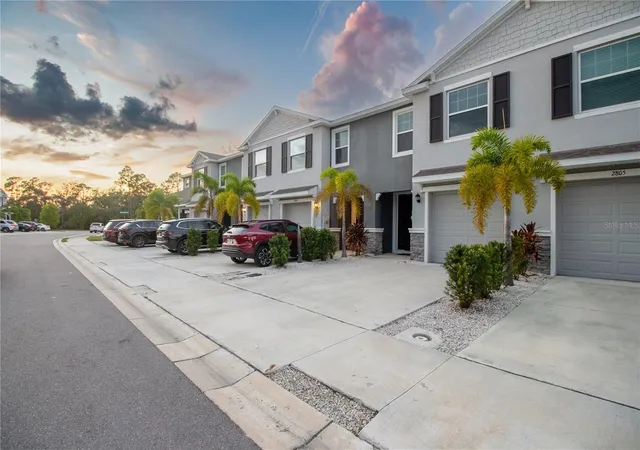 Photo 3 of Townhouse for sale at 2801 Midnight Pearl Dr, Sarasota, FL 34240 | MLS# TB8395273 | Listing updated on 2026-09-05