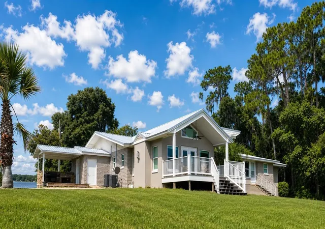 2nd image of 10893 Se 141 Avenue Rd, Ocklawaha, FL 32179 | MLS# OM703382