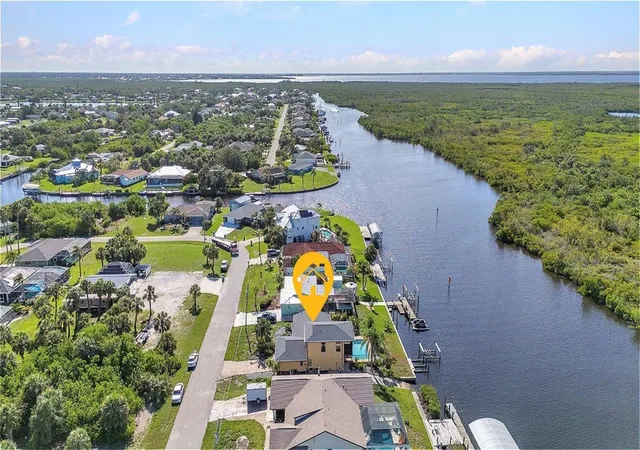Photo 4 of Single family home for sale at 18566 Arapahoe Cir, Port Charlotte, FL 33948 | MLS# C7511047 | Listing updated on 2026-09-13