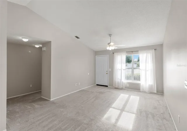 Photo 4 of House for sale at 1726 Tropical Ct, Tavares, FL 32778 | MLS# G5098157 | Listing updated on 2026-10-07