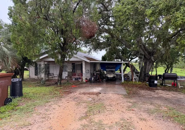 Photo 1 of Single family home for sale at 4011 E Robinson Dr, Haines City, FL 33844 | MLS# L4953686 | Listing updated on 2025-12-06
