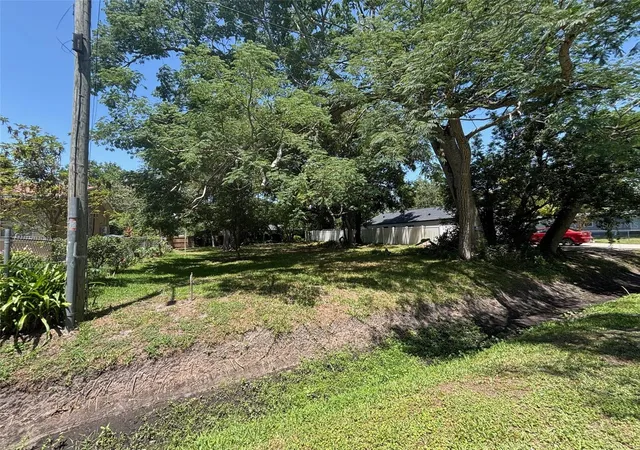 3rd image of 9674 8th Ave, Orlando, FL 32824 | MLS# O6317422