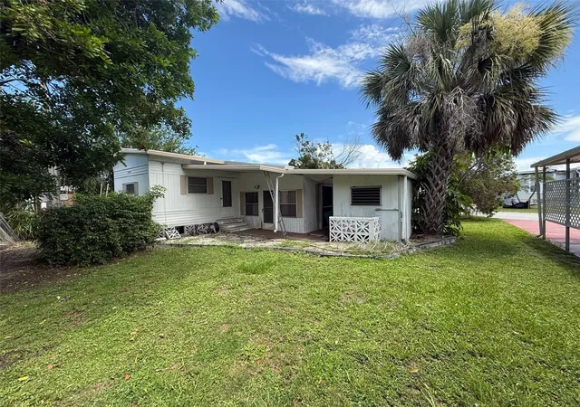 Photo 3 of Manufactured home for sale at 4845 Boca Raton Ave, Sarasota, FL 34234 | MLS# A4655608 | Listing updated on 2026-09-16