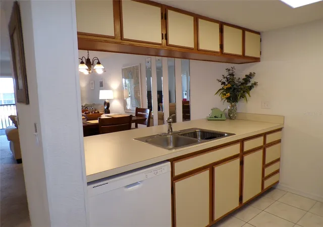 Listing Photo 4 - Condo for sale in building located at 4016 Oakview Dr, Port Charlotte, FL 33980 - Unit #J6