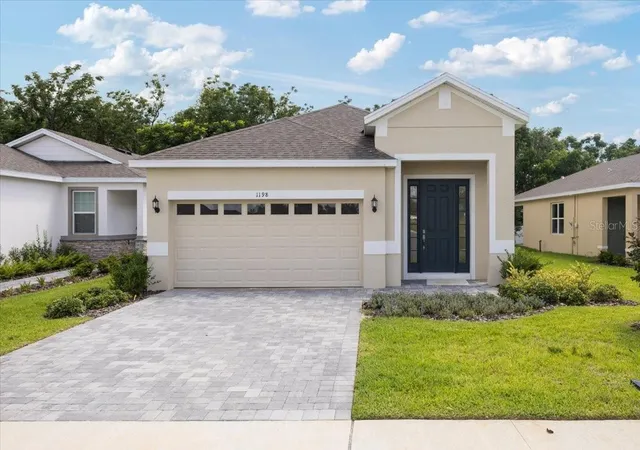 Homes for sale in Fruitland Park, FL | 1198 Atlantic Ave, Fruitland Park, FL 34731 | MLS# O6317602