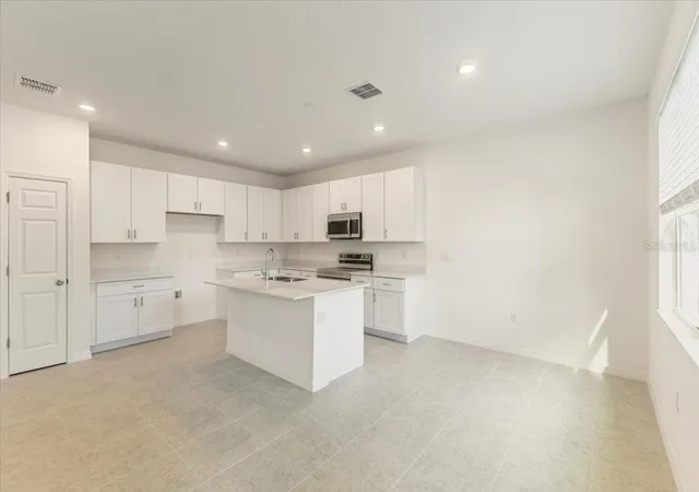 Homes for sale in Fruitland Park, FL | 778 Lemon Ave, Fruitland Park, FL 34731 | MLS# O6317626