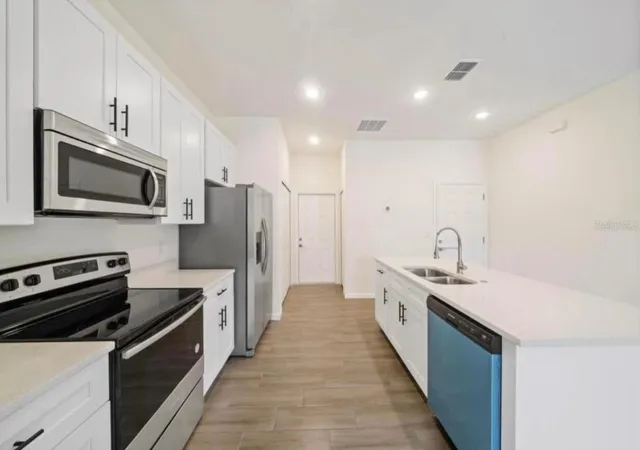 Photo 3 of Single family home for sale at 1686 SW 168th Loop, Ocala, FL 34473 | MLS# OM703517 | Listing updated on 2026-10-15