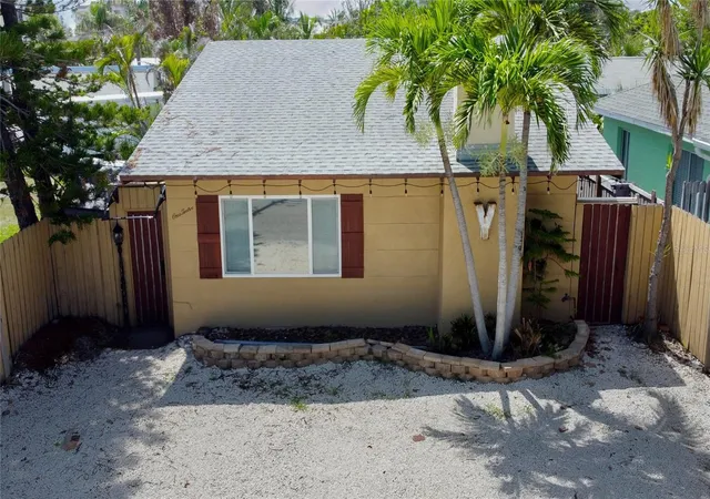 2nd image of 112 Sw 119th Ave, Treasure Island, FL 33706 | MLS# TB8396501