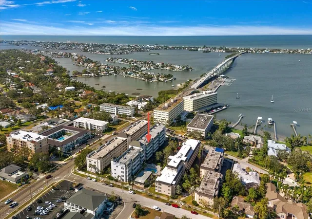 Homes for sale in Belleair Bluffs, FL | 139 Bluff View Drive, Belleair Bluffs, FL 33770 | Houzeo