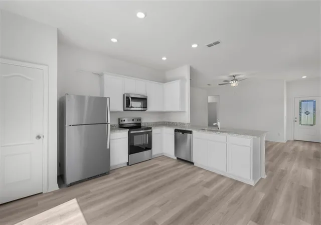 Photo 3 of Single family home for sale at 3715 Bergamot St, Lake Alfred, FL 33850 | MLS# TB8396961 | Listing updated on 2026-10-01
