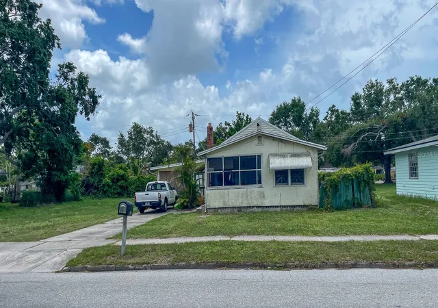 Homes for sale in Sarasota, FL | 2050-2026 10Th, Sarasota, FL 34237 | MLS# TB8397140