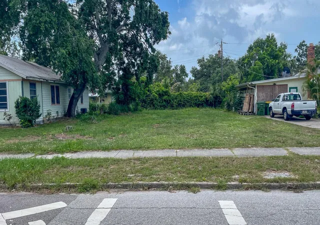Homes for sale in Sarasota, FL | 2050-2026 10Th, Sarasota, FL 34237 | MLS# TB8397140