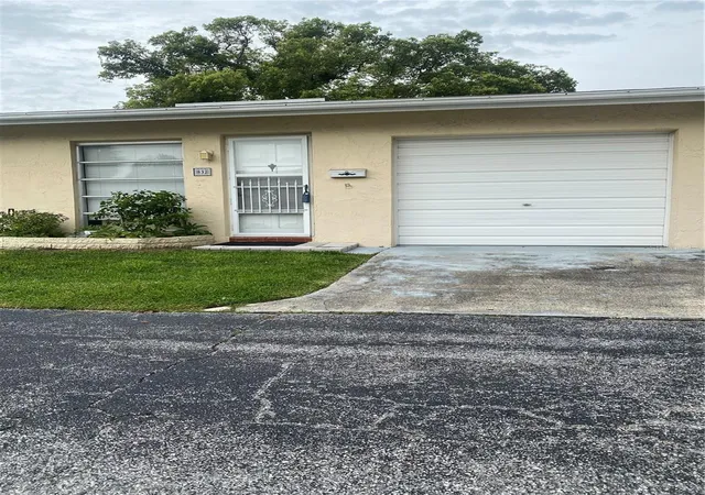 Homes for sale in Dunedin, FL | 832 Cambridge Ct, Dunedin, FL 34698 | MLS# TB8397248