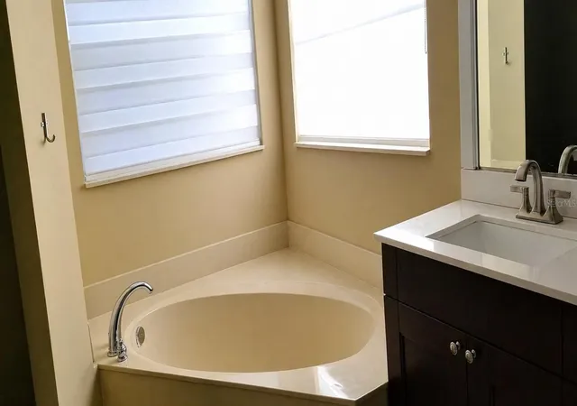 11th image of 143 Nw 117th Ave, Plantation, FL 33325 | MLS# O6318669