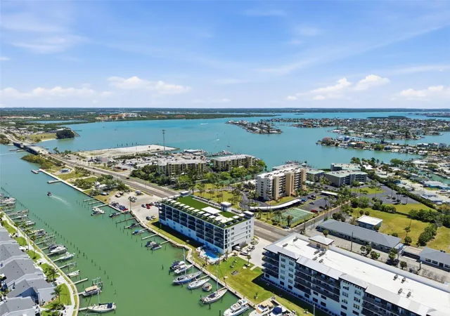 2nd image of 400 150Th Ave, MADEIRA BEACH, FL 33708