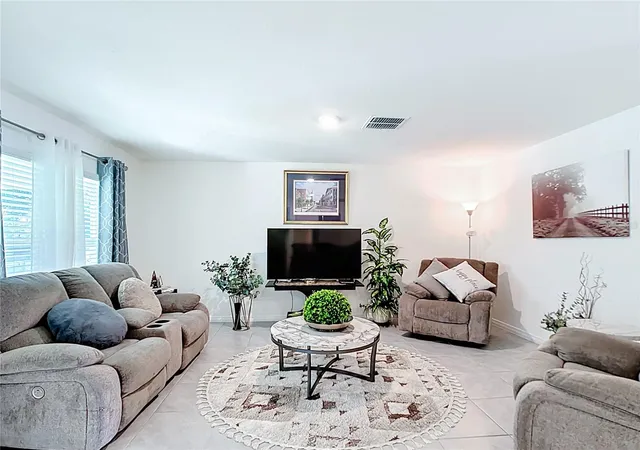Photo 2 of Single family home for sale at 7161 Sw 135th Place, Ocala, FL 34473 | MLS# O6318780 | Listing updated on 2026-08-31