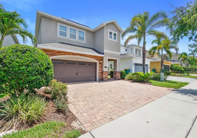 Photo 3 of Single family home for sale at 311 Pendant Ct, Kissimmee, FL 34747 | MLS# O6318931 | Listing updated on 2026-07-13