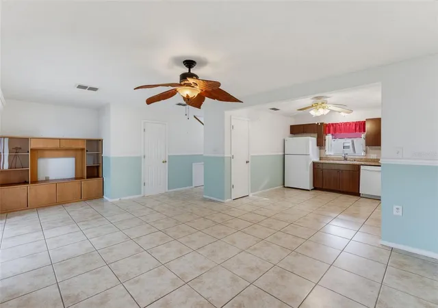 Photo 4 of Condo for sale at 7135 Trenton Pl, New Port Richey, FL 34653 | MLS# W7876529 | Listing updated on 2026-10-05