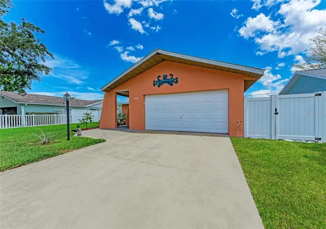 Photo 3 of Sale Pending at 2406 15th Street W, Palmetto, FL 34221 | MLS# A4656188 | Listing updated on 2026-08-14