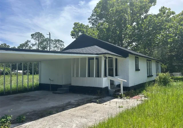 Photo 3 of Sale Pending at 1059 S Moody Rd, Palatka, FL 32177 | MLS# O6319122 | Listing updated on 2026-02-02