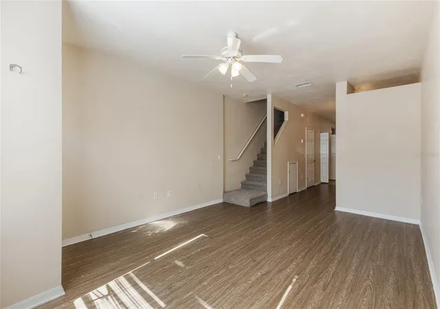 Listing Photo 5 - Condo for sale in building located at 3901 Sw 20Th Ave, Gainesville, FL 32607 - Unit #806