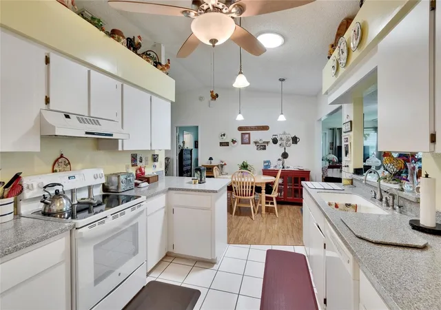 Homes for sale in Lakeland, FL | 3154 Prairie Dunes Cir W, Lakeland, FL 33810 | MLS# B4901969