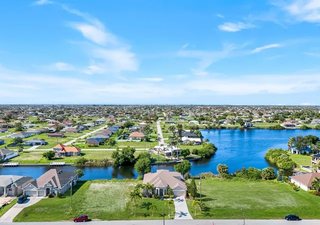 Homes for sale in Cape Coral, FL | 1206 Nw 18th Ter, Cape Coral, FL 33993 | MLS# A4656326