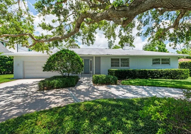 2nd image of 1541 Flower Dr, Sarasota, FL 34239 | MLS# A4656365