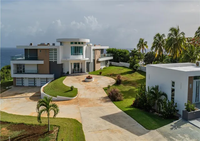 Homes for sale in Quebradillas, PR | 991 Calle Estacion, Quebradillas, PR 00678 | MLS# PR9114395