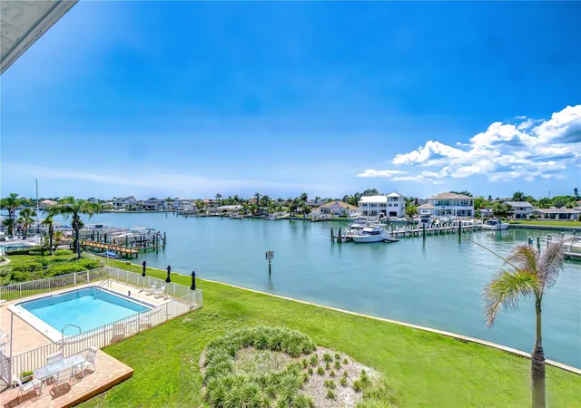 Homes for sale in St Petersburg, FL | 340 Pinellas Bayway S #304, St Petersburg, FL 33715 | MLS# TB8399115