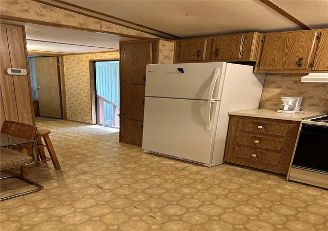 4th image of 13059 Ne 44Th Ln, Silver Springs, FL 34488 | MLS# OM704165