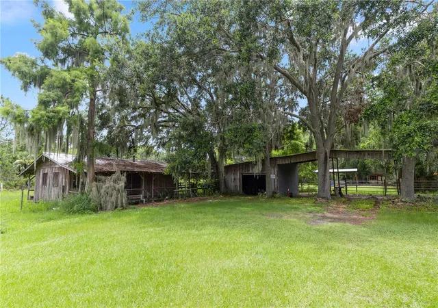 Photo 2 of House for sale at 11522 Dead River Rd, Tavares, FL 32778 | MLS# G5098717 | Listing updated on 2026-09-12