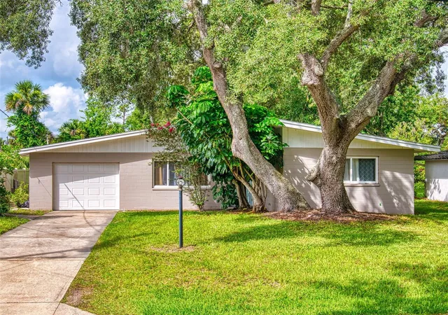 Photo 1 of Single family home for sale at 5476 W Bayshore Dr, Port Orange, FL 32127 | MLS# NS1085273 | Listing updated on 2026-03-26