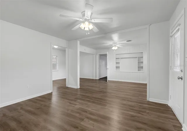 5th image of 203 E Lakeview Ave, Eustis, FL 32726 | MLS# O6320960