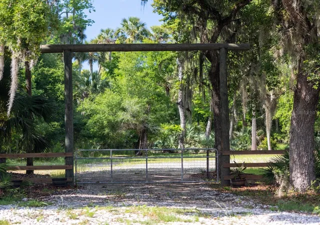 2nd image of 10 Lexington Ct, Flagler Beach, FL 32136 | MLS# FC310763