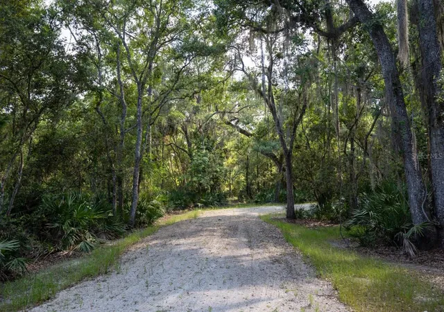 3rd image of 10 Lexington Ct, Flagler Beach, FL 32136 | MLS# FC310763