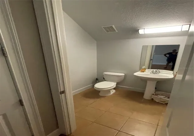 5th image of 8405 Costa Bella Way, Temple Terrace, FL 33637 | MLS# TB8400135