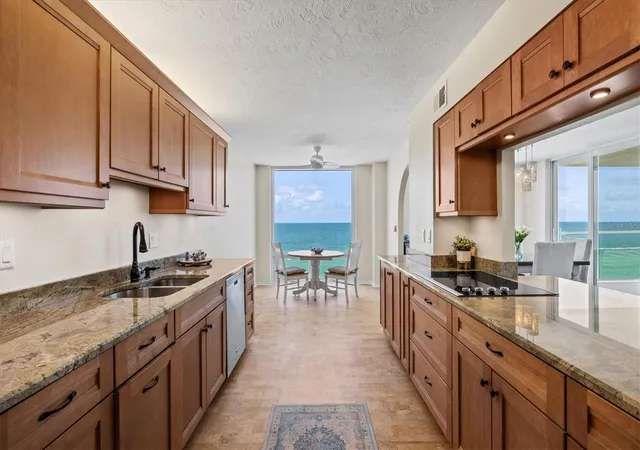 Homes for sale in Longboat Key, FL | 2425 Gulf Of Mexico Dr #10F, Longboat Key, FL 34228 | MLS# A4656887