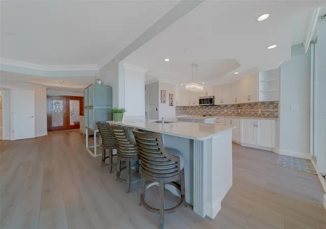 3rd image of 2 Seaside Ln #801, Belleair, FL 33756 | MLS# TB8400487