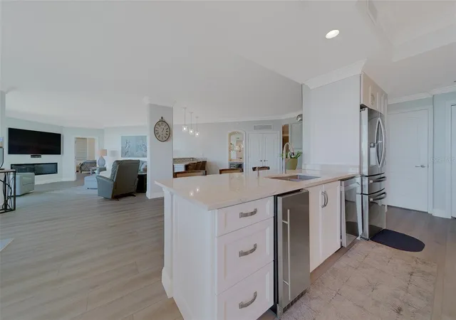 5th image of 2 Seaside Ln #801, Belleair, FL 33756 | MLS# TB8400487