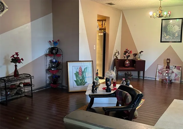 3rd image of 2932 Silver Ridge Dr, Orlando, FL 32818 | MLS# O6321440