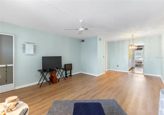 Homes for sale in St. Petersburg, FL | 6000 20Th St N, St. Petersburg, FL 33714