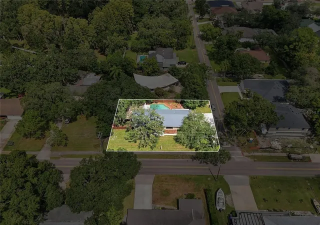 Photo 2 of Single family home for sale at 3011 Lake Ellen Dr, Tampa, FL 33618 | MLS# TB8400623 | Listing updated on 2026-10-02
