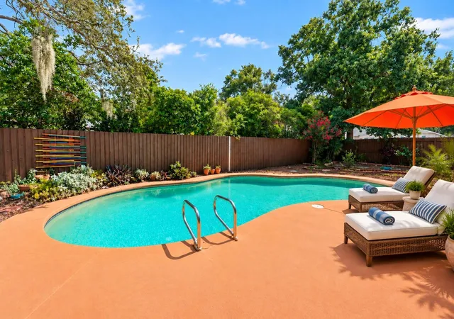 Photo 3 of Single family home for sale at 3011 Lake Ellen Dr, Tampa, FL 33618 | MLS# TB8400623 | Listing updated on 2026-10-02