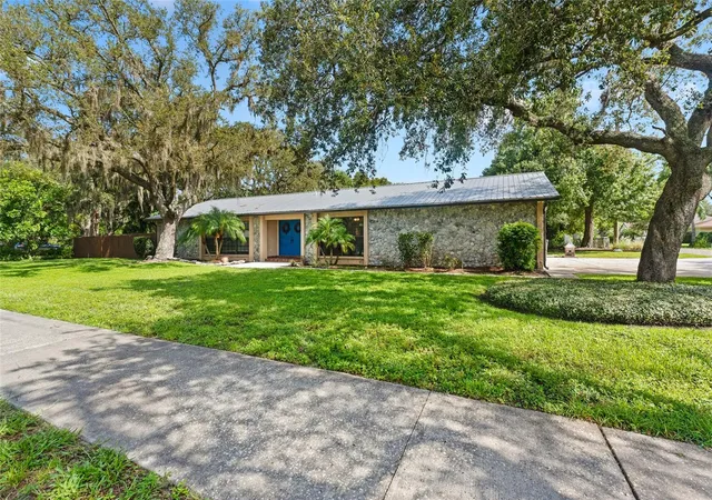 4th image of 3011 Lake Ellen Dr, Tampa, FL 33618 | MLS# TB8400623