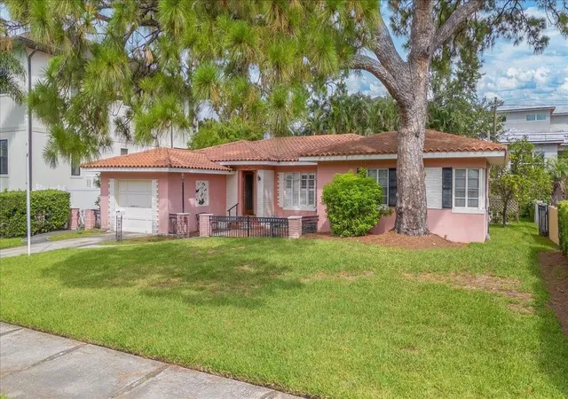 Homes for sale in St Petersburg, FL | 267 Snell Isle Blvd Ne, St Petersburg, FL 33704 | MLS# TB8400715