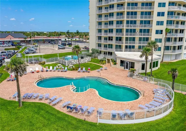 2nd image of 2545 S Atlantic Ave #102, Daytona Beach, FL 32118 | MLS# V4943471