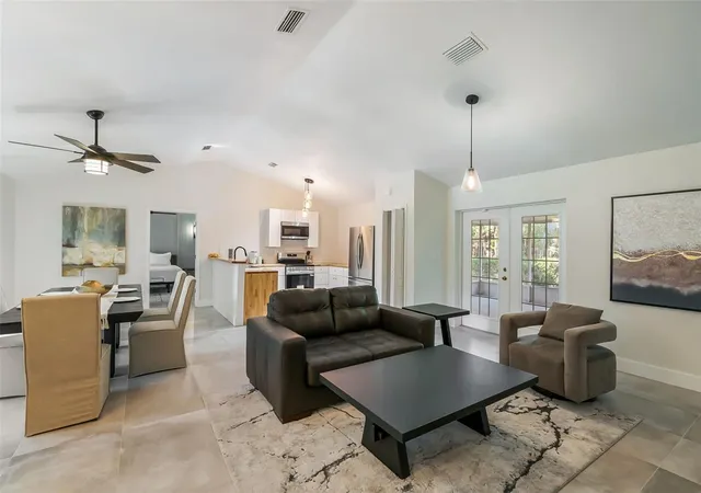 3rd image of 3222 Sw 27Th St, Gainesville, FL 32608 | MLS# GC532069